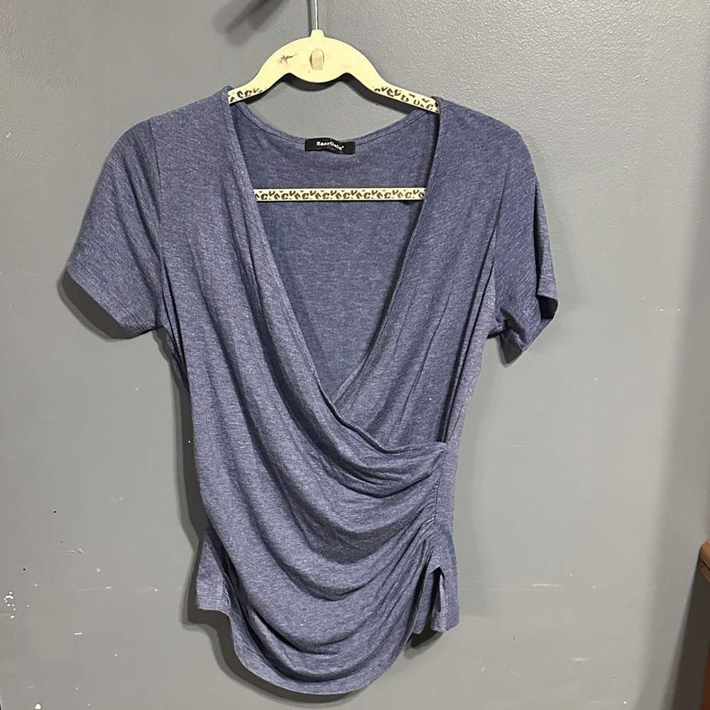 Stylish Draped V-Neck Short Sleeve Tee‎ in Blue